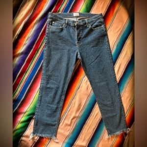 Hudson raw hem cropped jeans. Size 29